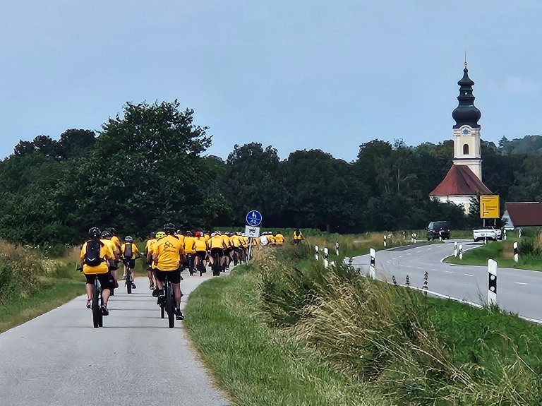 Grossansicht in neuem Fenster: XperBike Sternfahrt nach Malgersdorf 2
