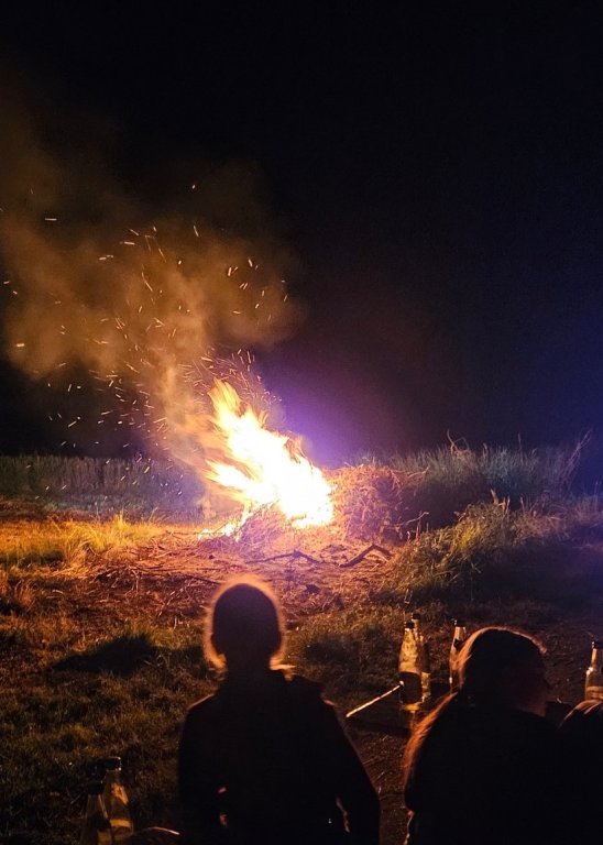 Grossansicht in neuem Fenster: Sonnwendfeuer