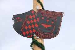 Maibaum-Tafeln der Freiwilligen Feuerwehr und des FC