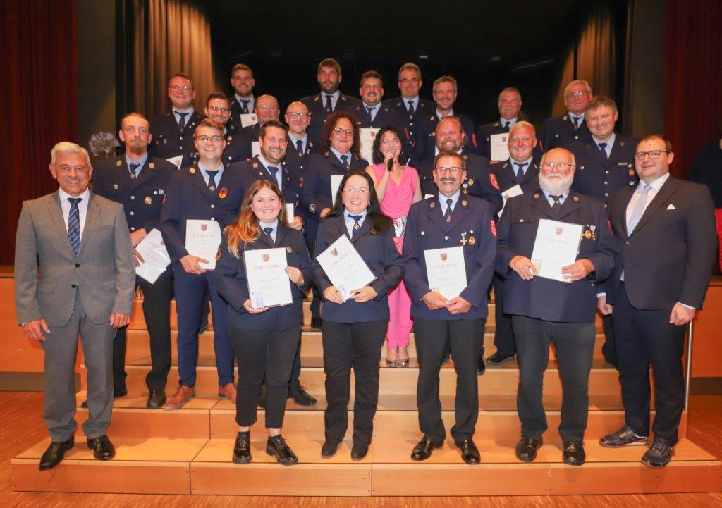 Grossansicht in neuem Fenster: Über 350 Ehrenamtliche ausgezeichnet